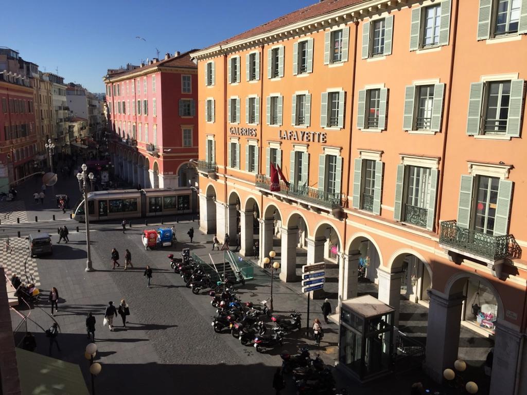 2 Bedrooms Appartement In Central Location On The Famous Place Massena Nice Exterior photo